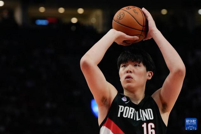 7月杨瀚森和王俊杰有可能回归，中国男篮争取小组第二进入世预赛第二阶段